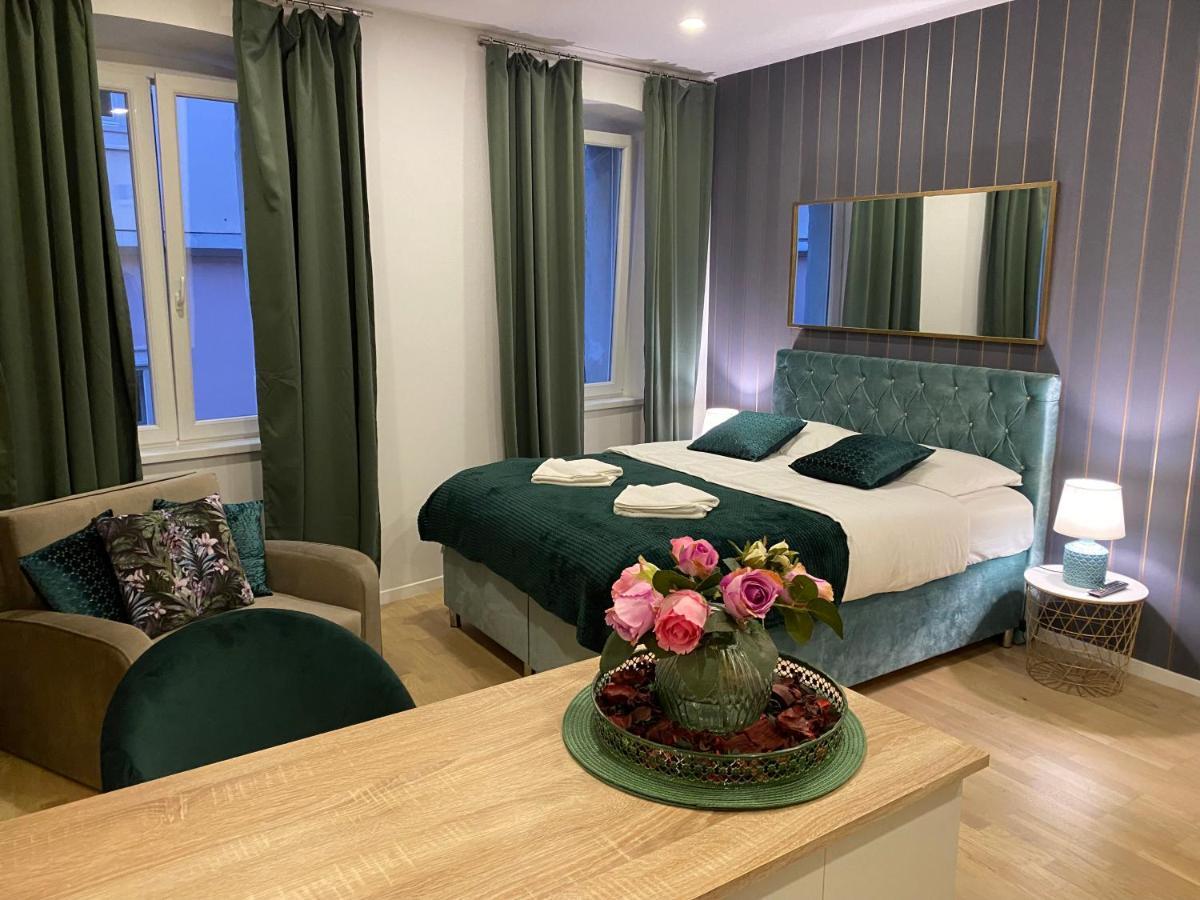 Hedone Luxury 3 Apartments With Free Parking 普拉 外观 照片